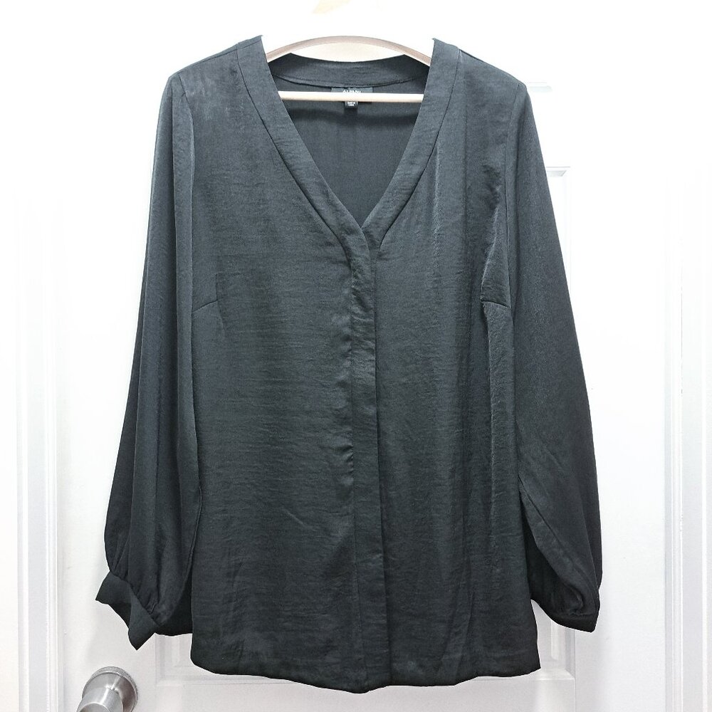 Alfani Black V-Neckline Button Up Blouse Size 2X